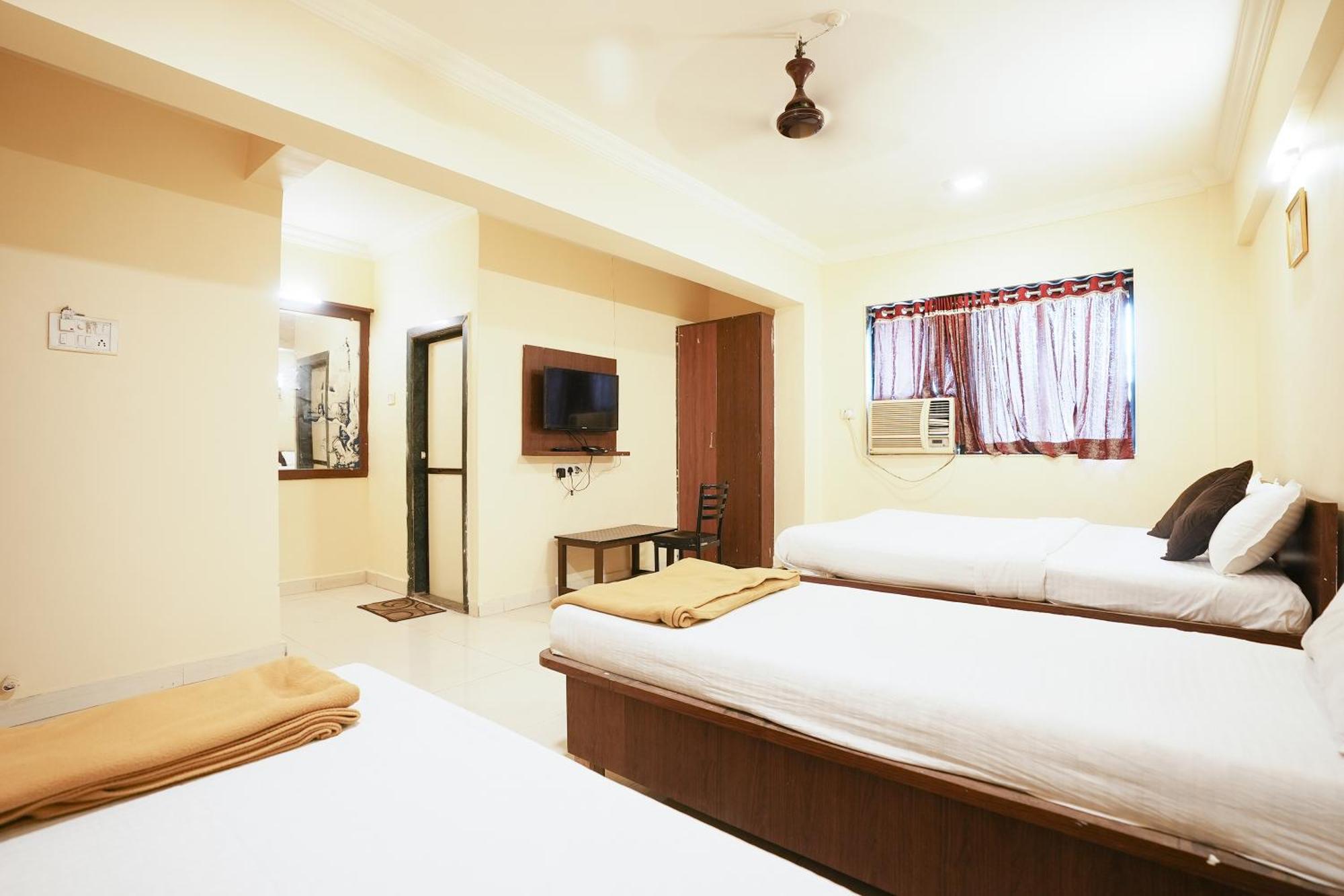 โอโย 72526 เดลลา คอนฟอร์ตส์ Hotel Amarnath ภายนอก รูปภาพ