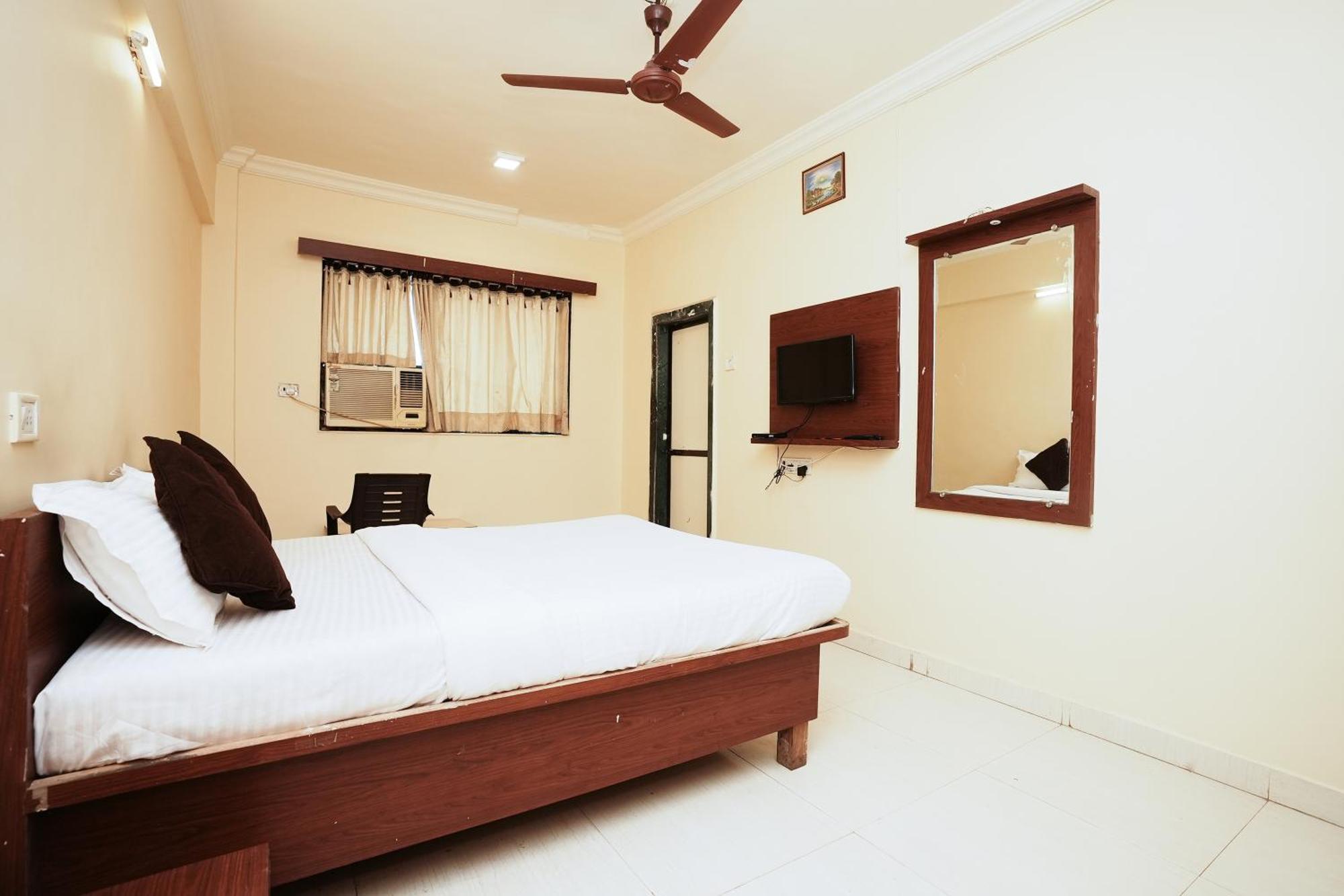 โอโย 72526 เดลลา คอนฟอร์ตส์ Hotel Amarnath ภายนอก รูปภาพ