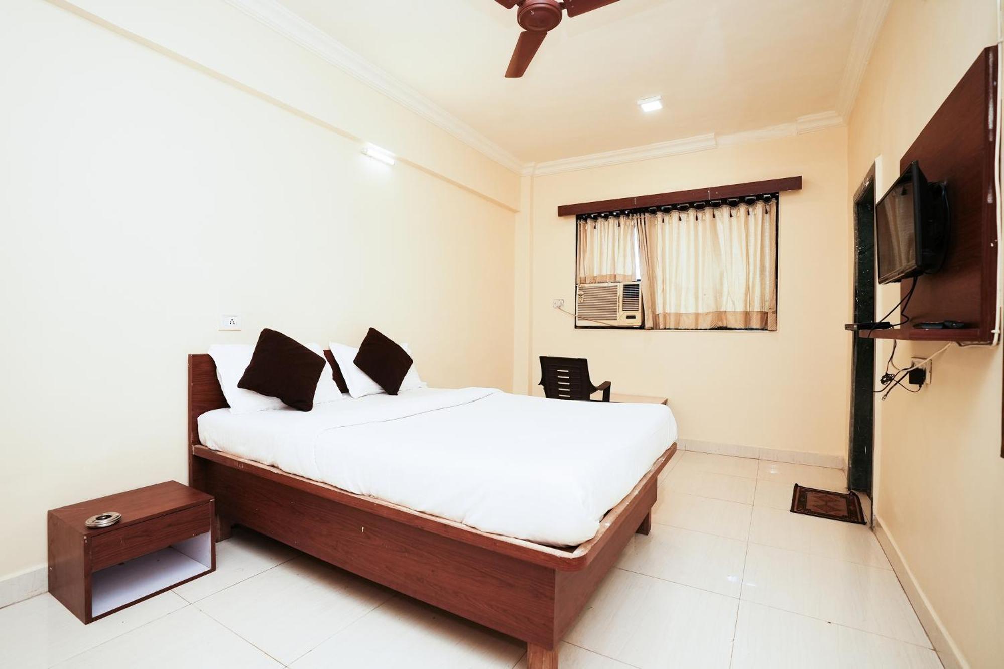 โอโย 72526 เดลลา คอนฟอร์ตส์ Hotel Amarnath ภายนอก รูปภาพ