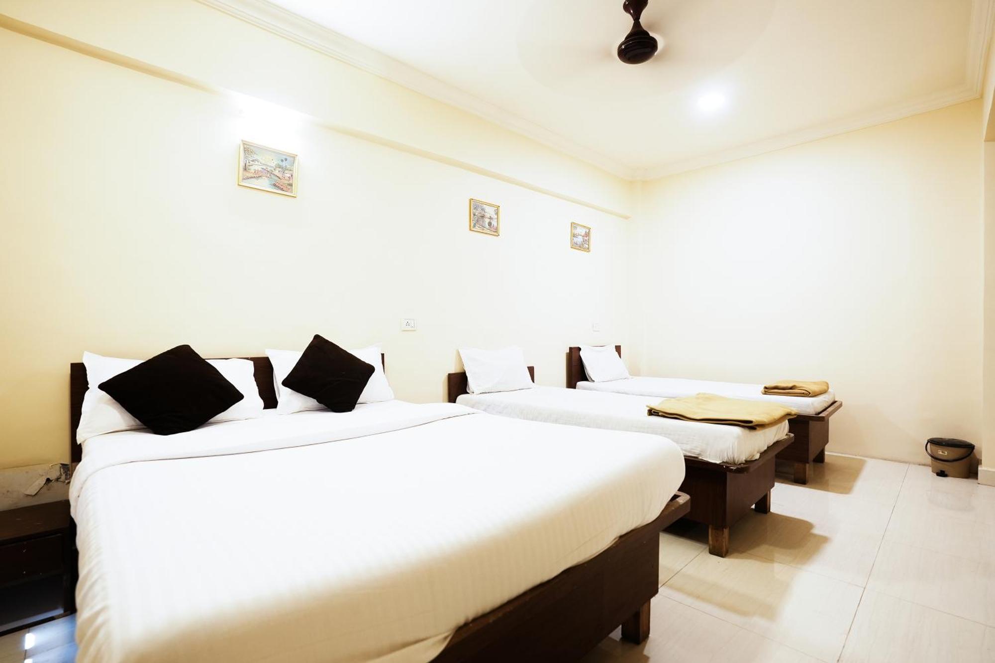 โอโย 72526 เดลลา คอนฟอร์ตส์ Hotel Amarnath ภายนอก รูปภาพ