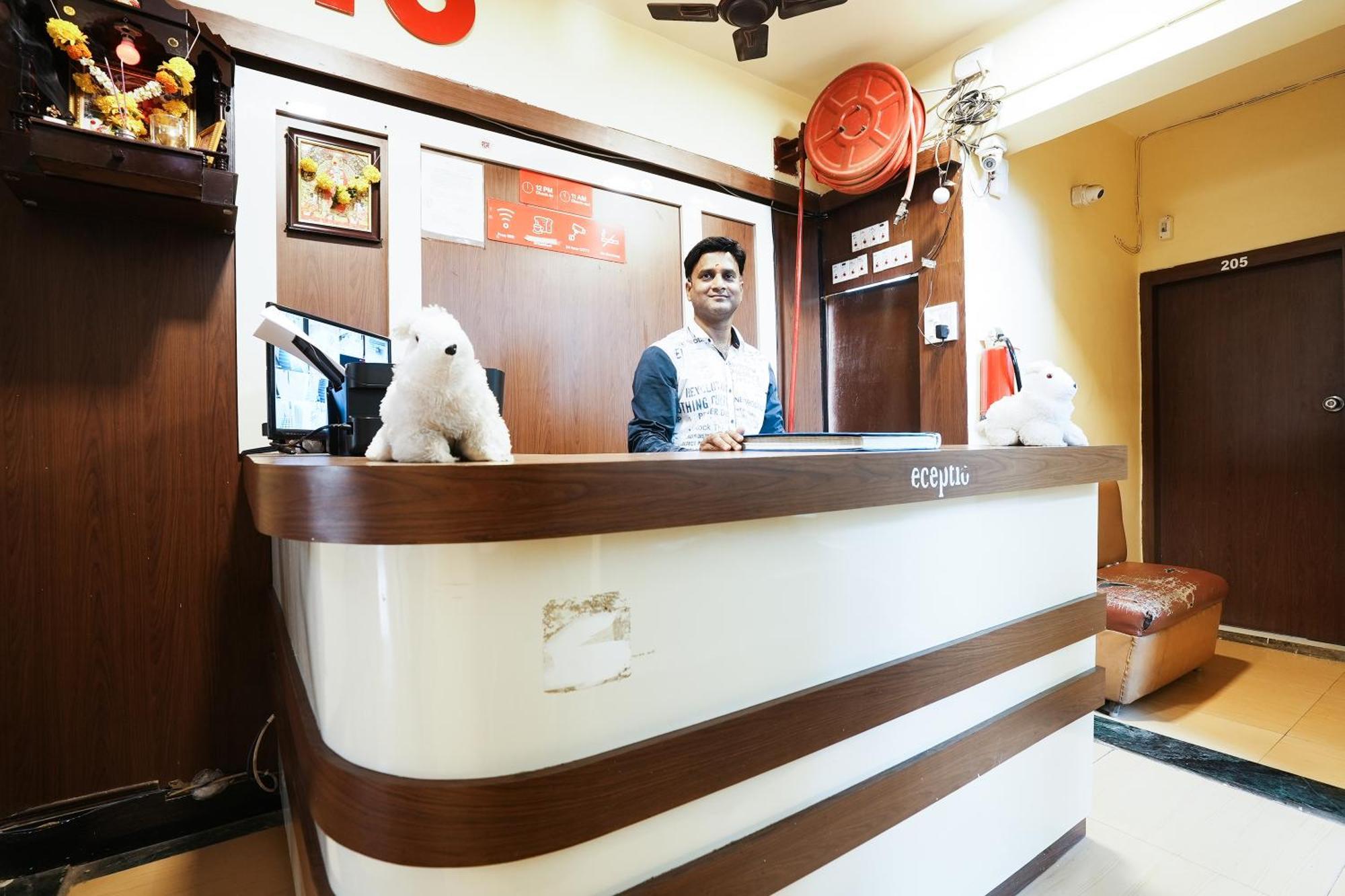 โอโย 72526 เดลลา คอนฟอร์ตส์ Hotel Amarnath ภายนอก รูปภาพ